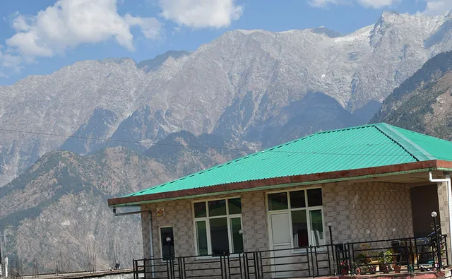 Sahaj Cottage & Hotel Snow Mountain