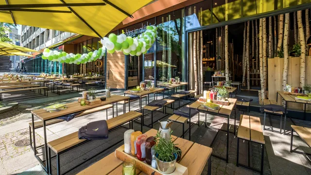 HANS IM GLÜCK - ESSEN Kennedyplatz