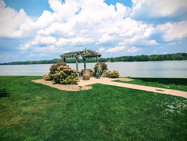 The Vineyards at Pine Lake Event Center