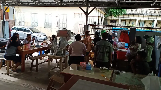 warung nasi AHA ce