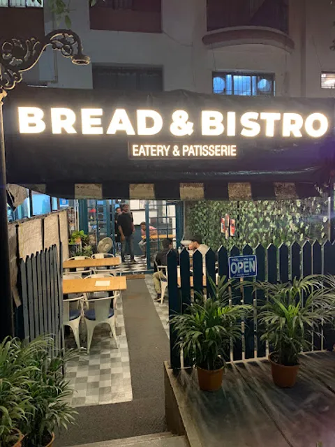 BREAD AND BISTRO