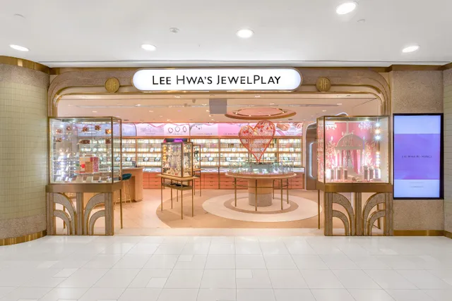 LEE HWA @ Bugis Junction