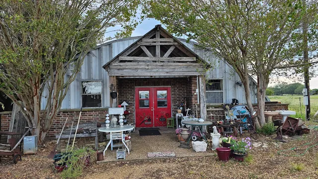 MAIL BOX ANTIQUES AND GIFTS