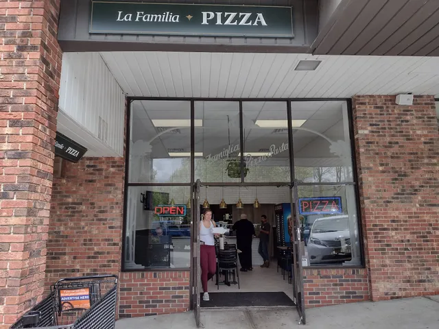 Orchard Square AT CROSS RIVER