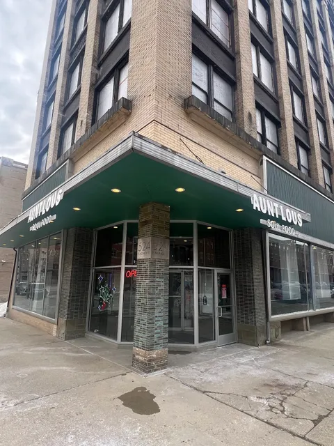 Aunt Lou's Soul Food