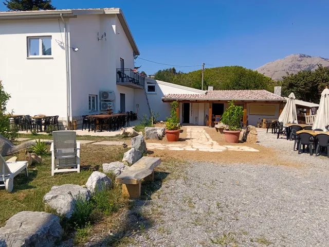 Villa Aurea Room's &More