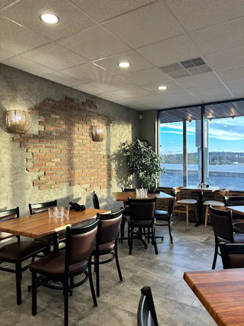 Mis Raíces Restaurant & Bakery