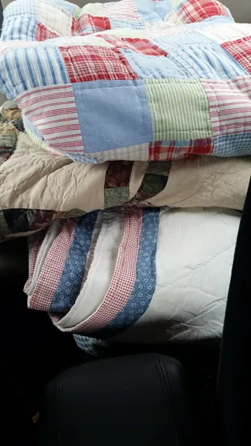 WhiteHouse SC Vintage Quilts, Chenille & Linens