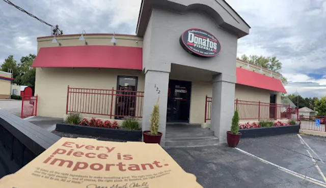 Donatos Pizza
