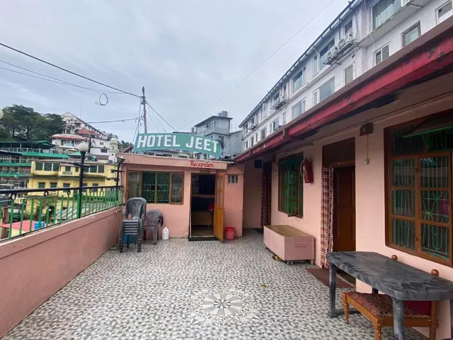 Jeet Hotel