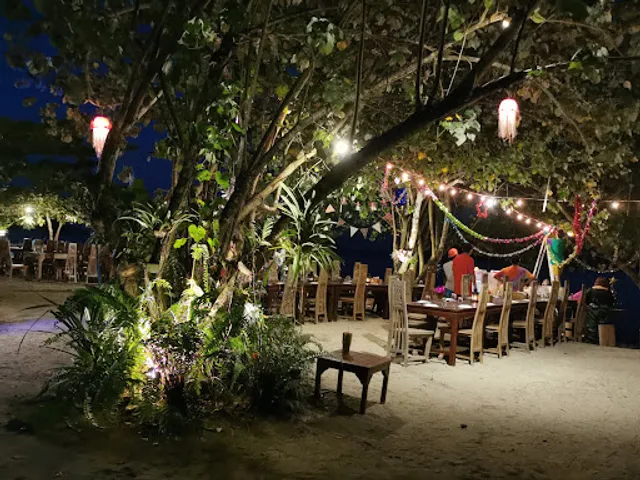 Coco Chacha Bar & Restaurant