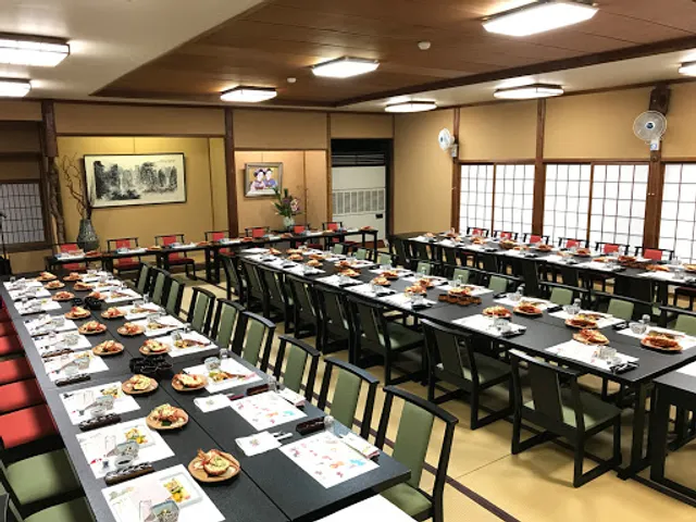 創業明治37年 白味噌ぼたんなべ発祥 早蕨山荘 赤政