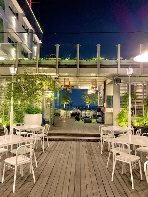 Le Ponty Alfresco Lounge