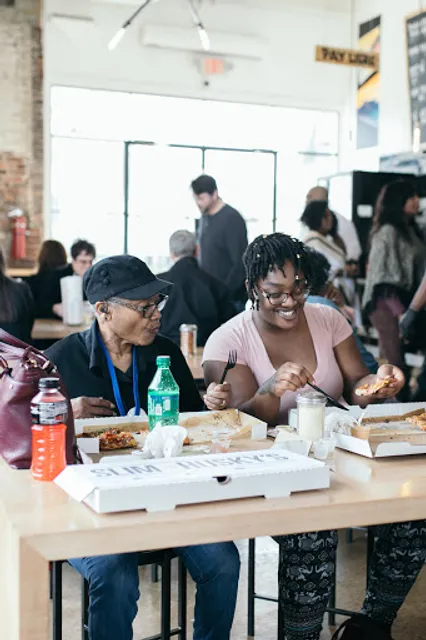 Slim & Husky's Pizza Beeria (Memphis)