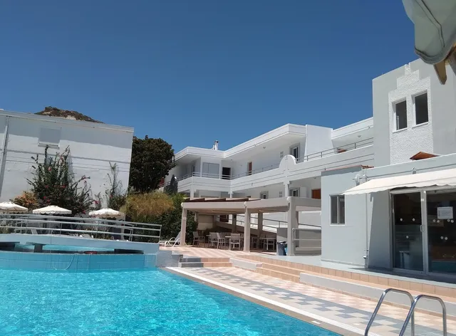 Irinna Hotel-Apartments