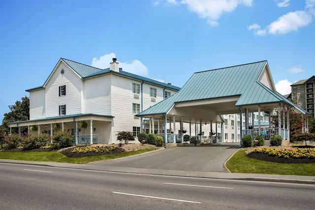 Ramada Pigeon Forge North