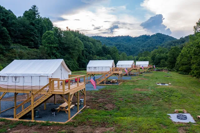 Rusty's Roost River Camp