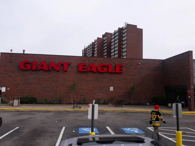 Giant Eagle Supermarket