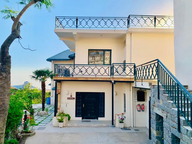 The Dew Drops, Kasauli