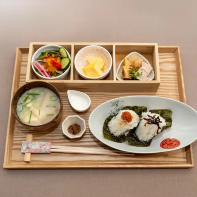 Raden Nara -Japanese style RiceBall & local dishes-
