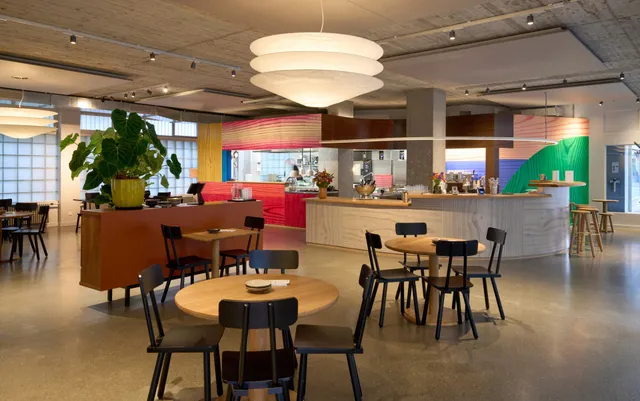 HIKARI - Café Restaurant Bar