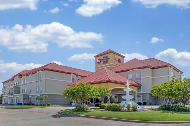 Best Western Plus Monica Royale Inn & Suites