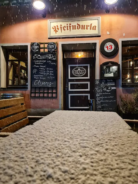 Cheers im Pfeifndurla / Fürth