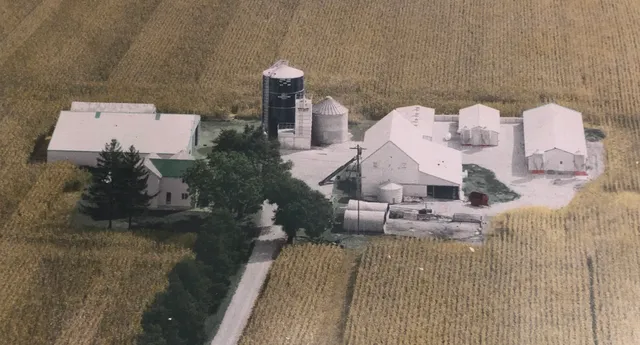 Perfume Acres, Inc. Country Market