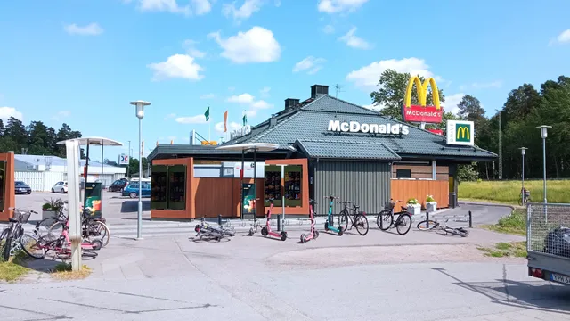McDonald's Linköping, Valla
