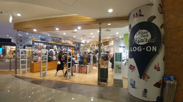 LOG-ON (Langham Place)