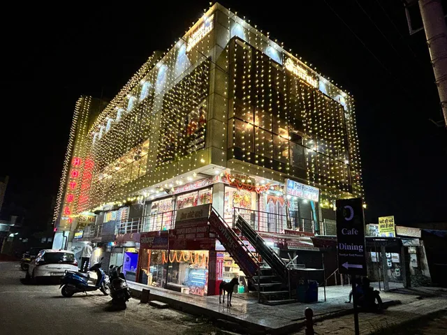 Hotel Saarthi (Agra)