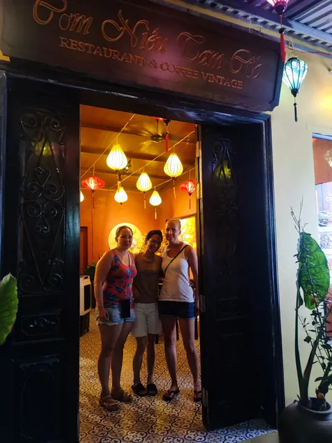 Cơm Niêu Tam Cốc - CLAYPOT RICE RESTAURANT & COFFEE