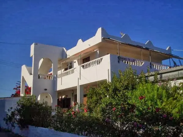 SEA SIDE STUDIOS & APARTMENTS "KIRANIA"