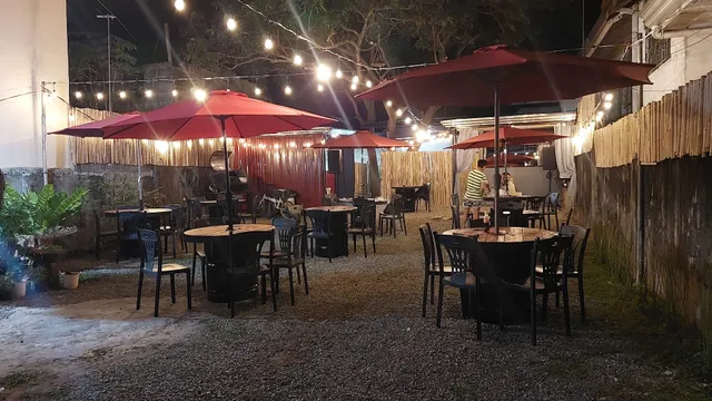 1911 Alfresco Restaurant