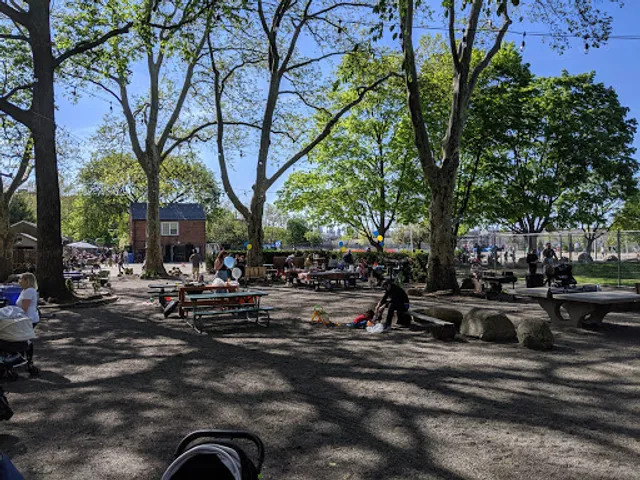 Sunnyside Gardens Park