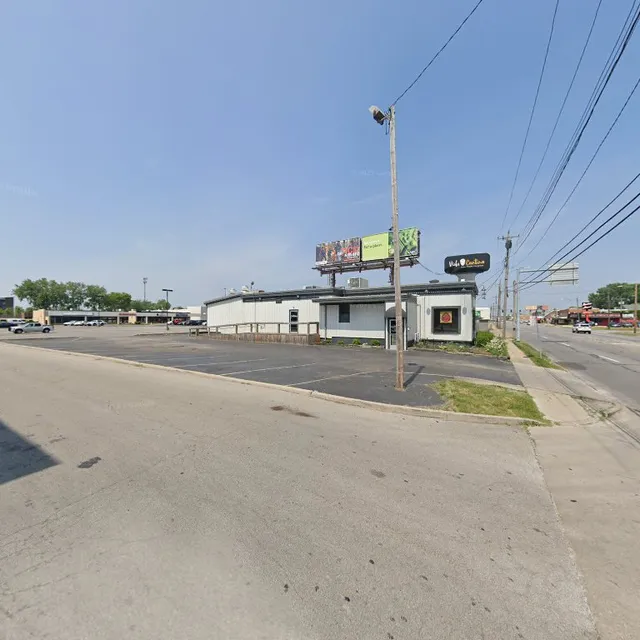 Breeze Bar and Grill