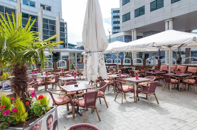 Eetcafé De Halve Maan