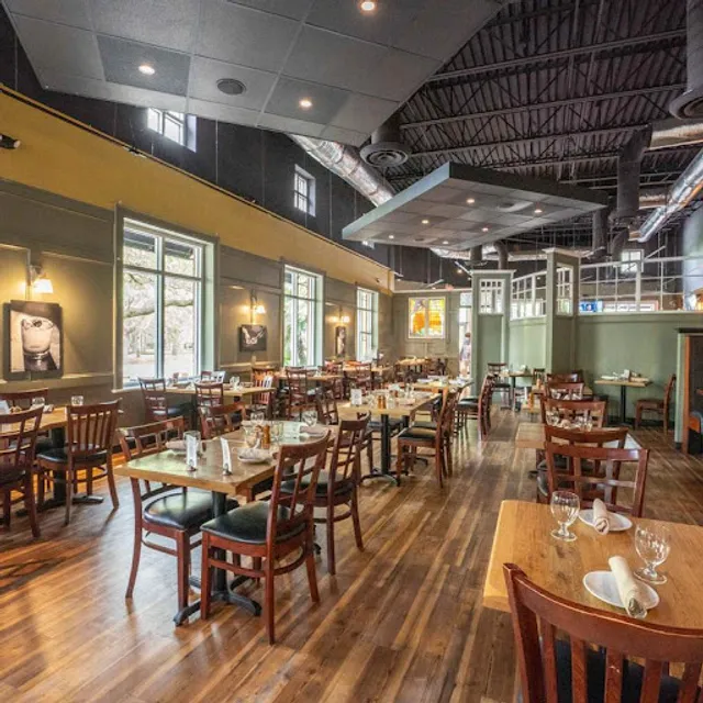 Crave Kitchen & Cocktails