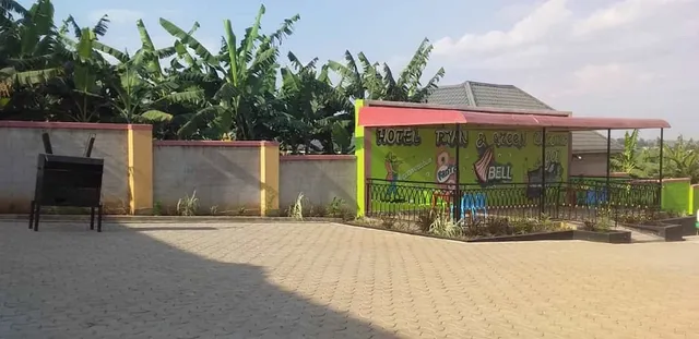 Ryan Green and Gardens Hotel