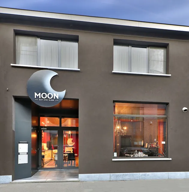 Hotel Moon Eat And Sleep