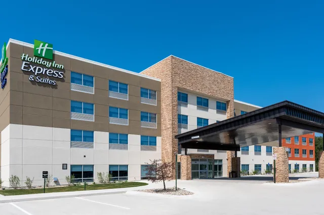 Holiday Inn Express & Suites Stevensville Benton Harbor, an IHG Hotel