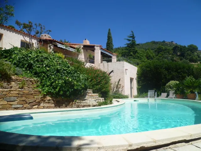 Le bau rouge carqueiranne