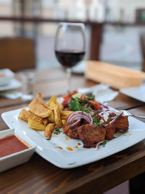 Qvevri Restauracja Gruzińska