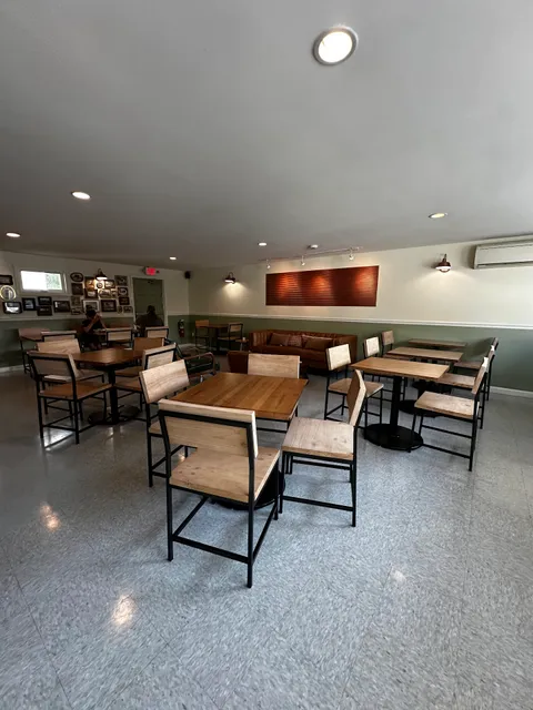 Henry's Bagel & Deli