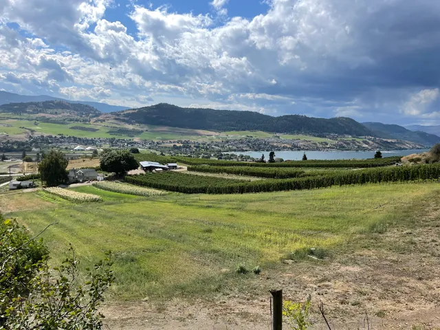 Grey Canal - Bella Vista Trail