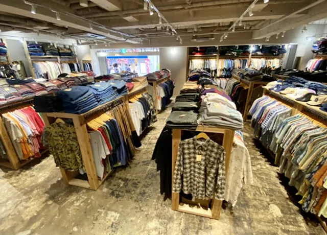 DESERTSNOW second hand vintage clothing store Wa 5 Goten