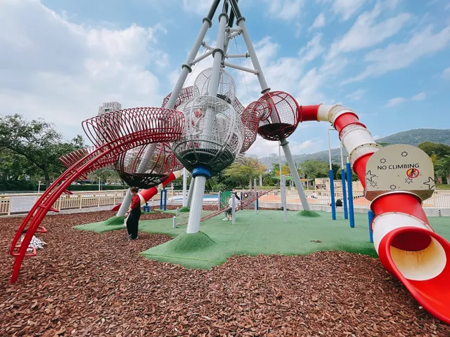 綜合兒童遊樂區-天母運動公園設施