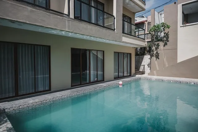 RedDoorz Premium @ Permata Baloi Green