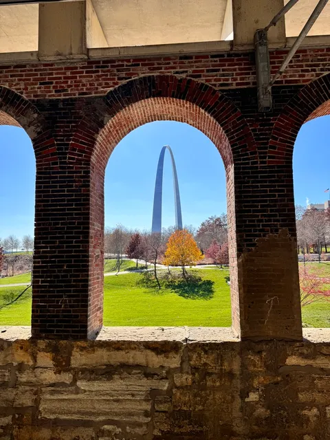 Laclede’s Landing Station