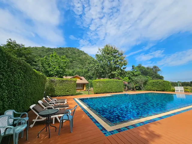 Palazzo Pavone Gallery & Resort